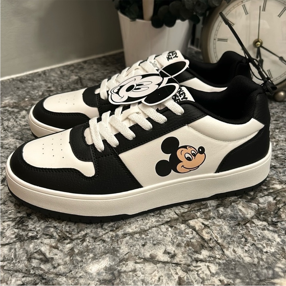 Disney Mickey Mouse Sneakers Black White Low Top Shoes Women’s Size 9 NWT
